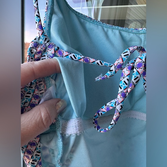 GAP Scoop Back One Piece Swimsuit - Picture 3 of 6